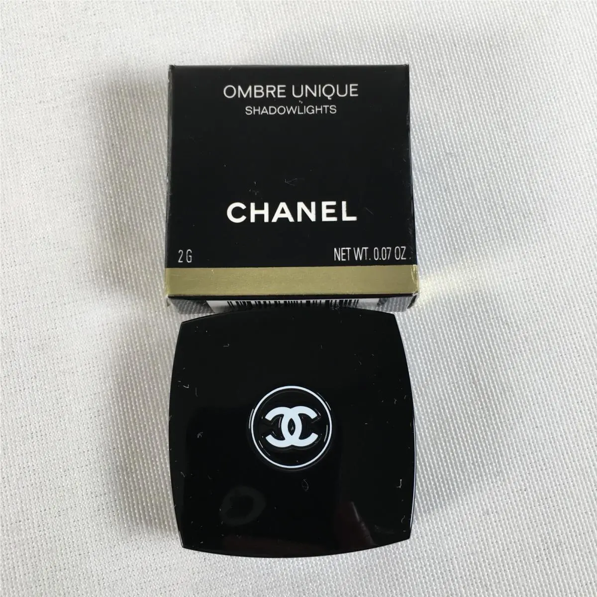 Chanel Ombre Unique Shadowlights Single Eyeshadow Lime Green Read