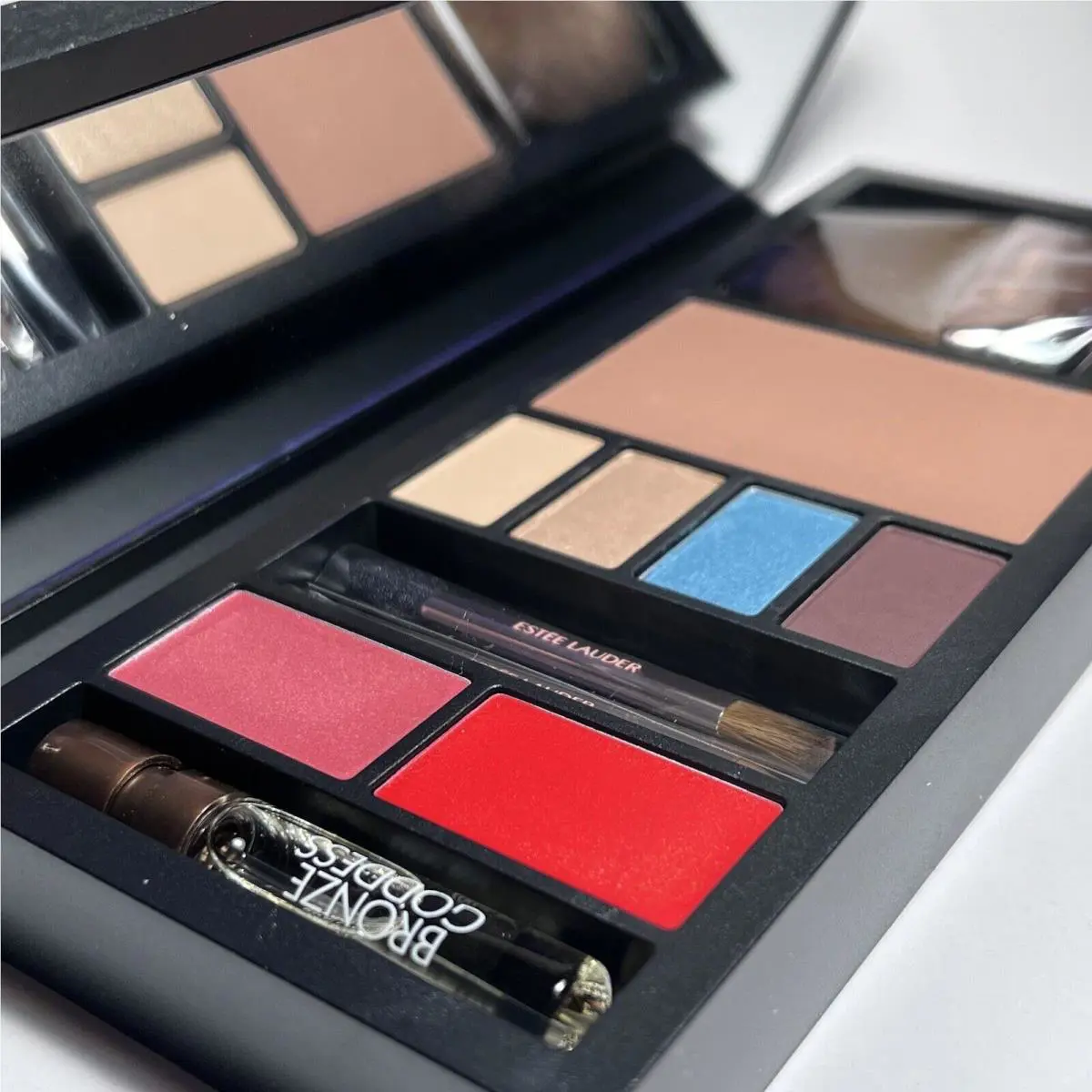 Estee Lauder Bronze Goddess Sunkissed Glow Eye Lip Cheek Travel Palette