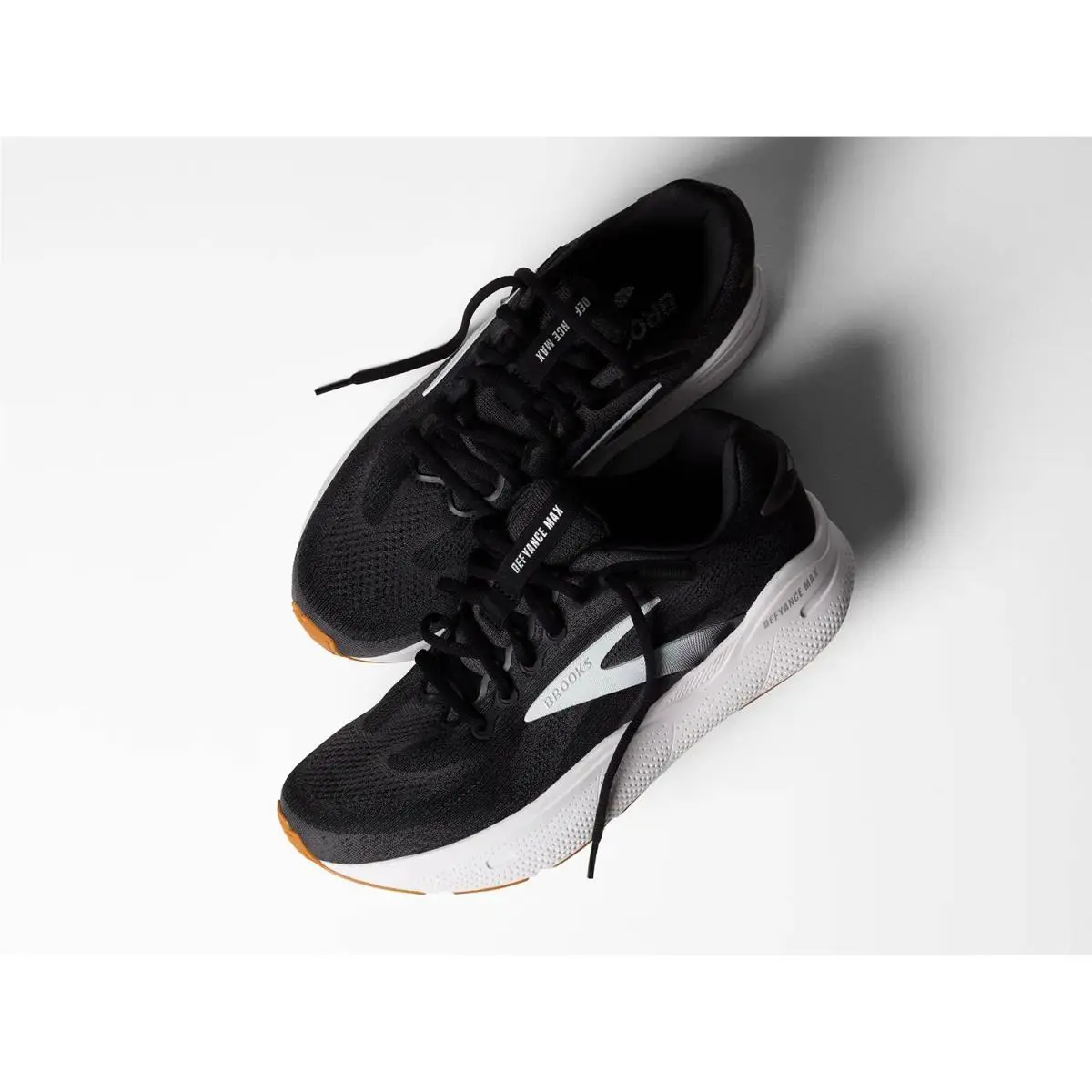 Brooks shoes - Black/White 5