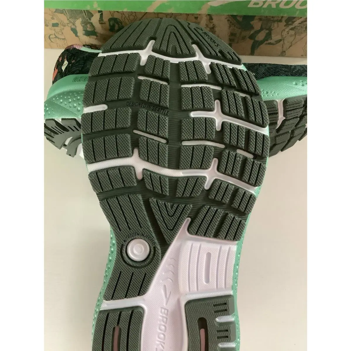 Brooks shoes - Brooks Ghost 16 - Ghost - Green 4