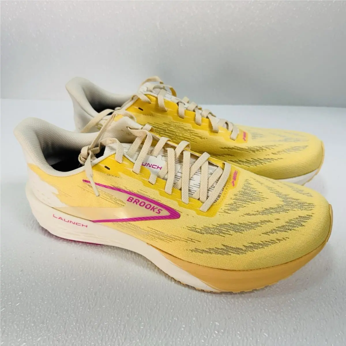 Brooks shoes - Brooks Launch 11 - Launch - Sherbert / Coconut / Pink (UPC: 195394683172) 0
