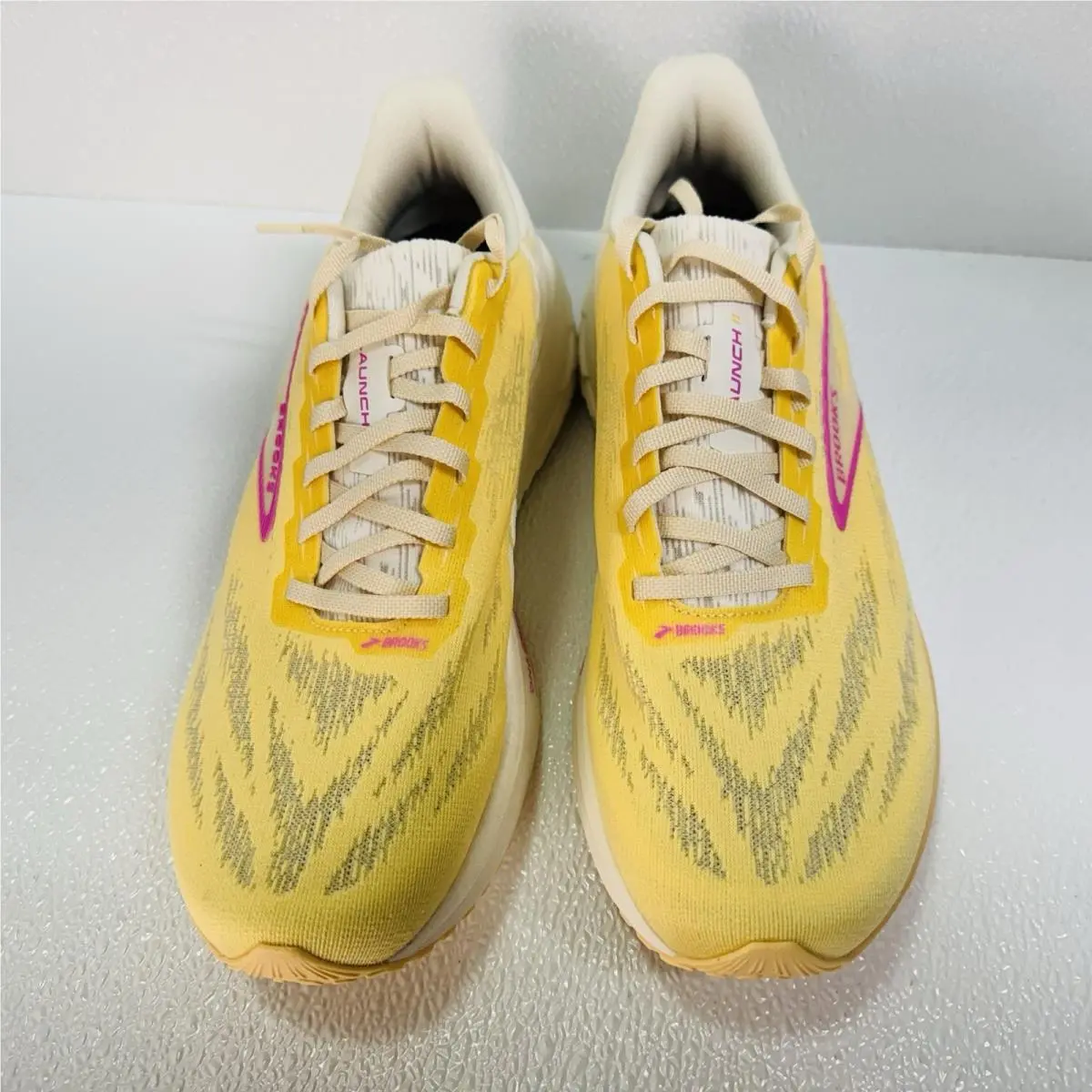 Brooks shoes - Brooks Launch 11 - Launch - Sherbert / Coconut / Pink (UPC: 195394683172) 1