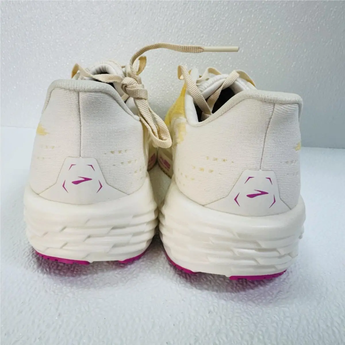 Brooks shoes - Brooks Launch 11 - Launch - Sherbert / Coconut / Pink (UPC: 195394683172) 3