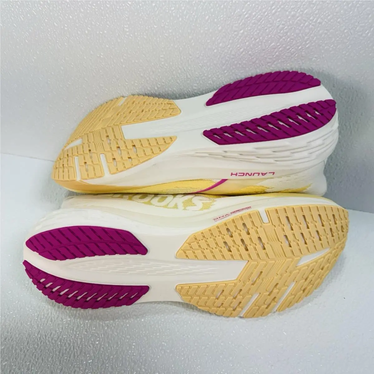 Brooks shoes - Brooks Launch 11 - Launch - Sherbert / Coconut / Pink (UPC: 195394683172) 4