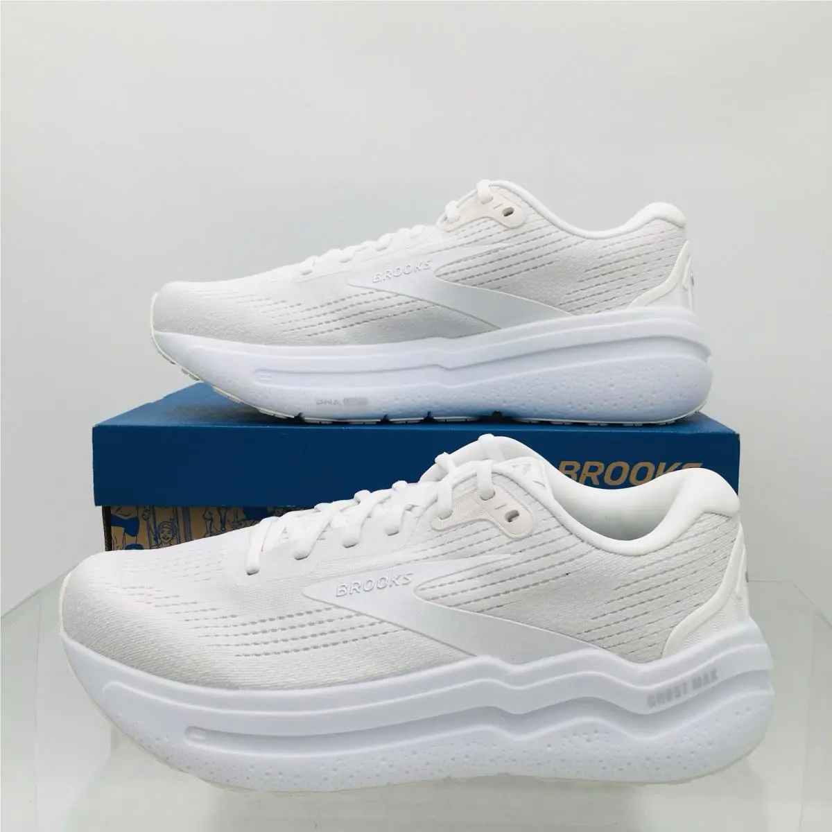Brooks shoes - Brooks Ghost Max 2 - Ghost Max - 120420 1B 168 - Bright White 0