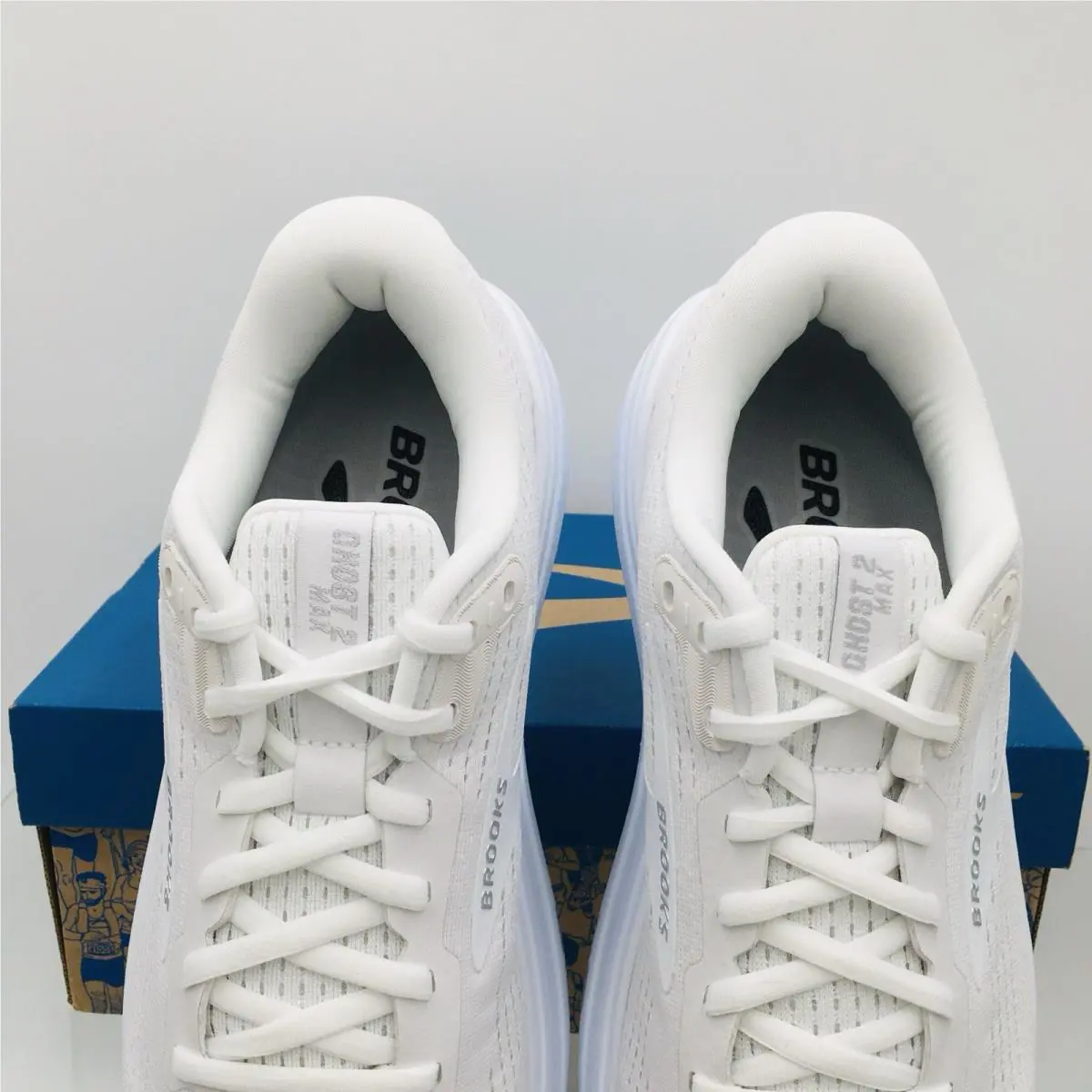 Brooks shoes - Brooks Ghost Max 2 - Ghost Max - 120420 1B 168 - Bright White 3