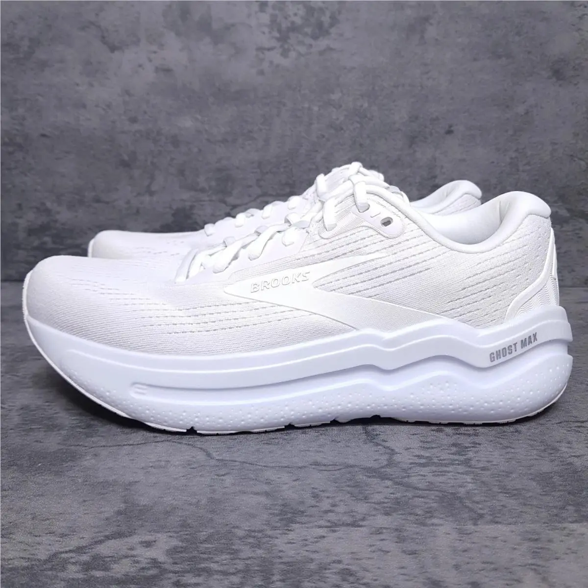 Brooks Ghost Max 2 Running Shoes Womens Size 11 B Bright White