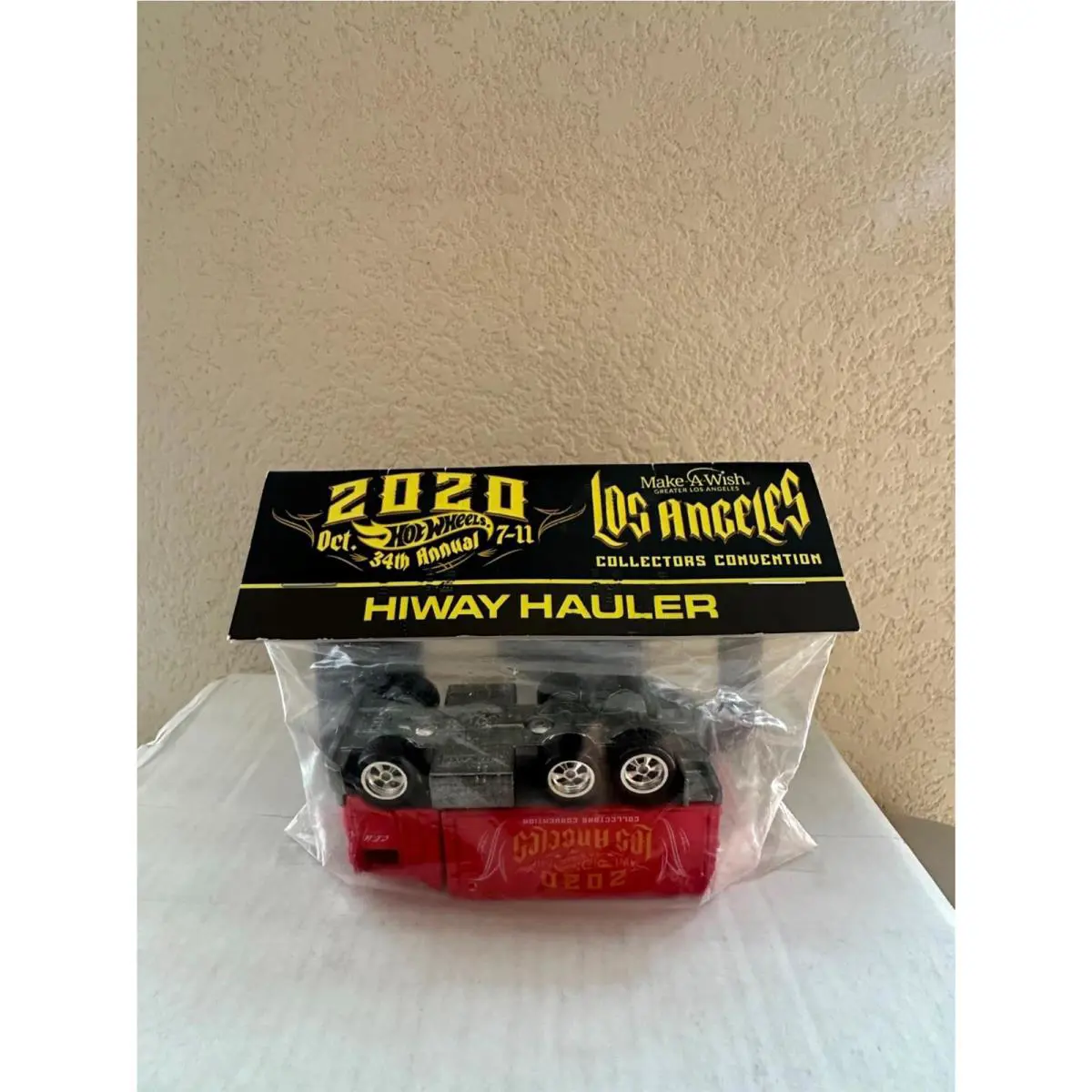 2020 Hot Wheels 34th Annual Collectors Convention Hiway Hauler Red Car J5
