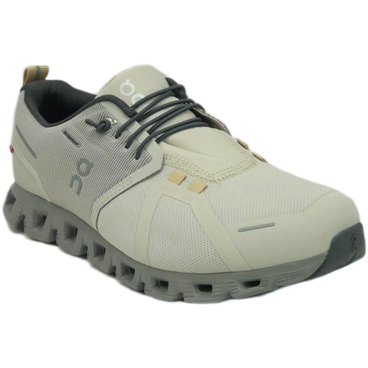 On Running Women`s Cloud 5 Waterproof Sneakers Pearl/fog 7 Medium US