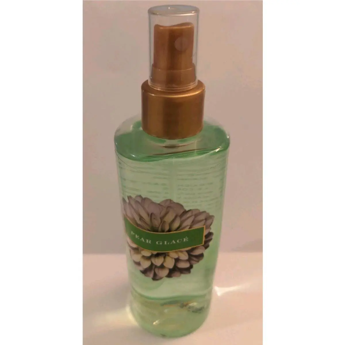 Victoria`s Secret Garden Pear Glace Body Mist 8.4 OZ