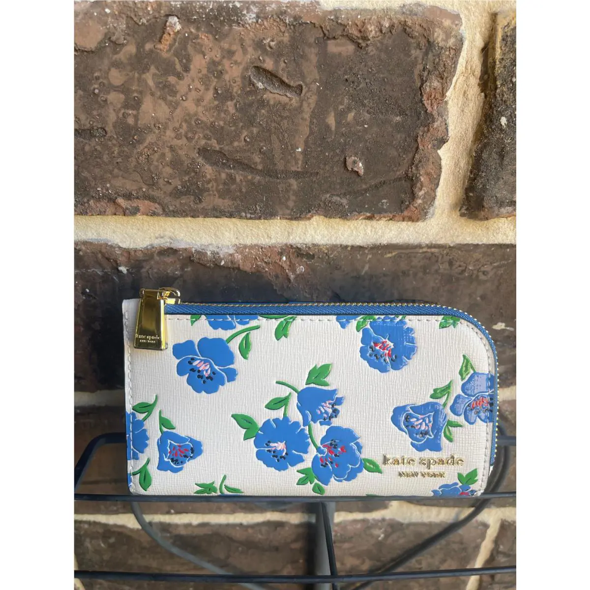 Kate Spade Devin Small Slim Bifold Wallet Devin Springtime Blooms Blue White