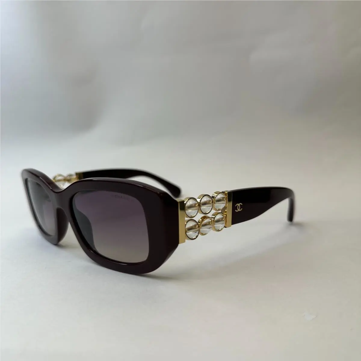 Chanel CH 5542 1802/S1 53 Burgundy W/red Gradient Lenses