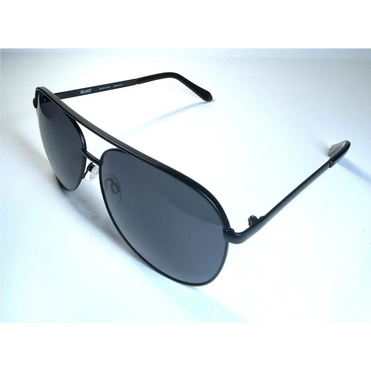 Quay Black Large Aviator Vivienne 35583 Sunglasses + Case
