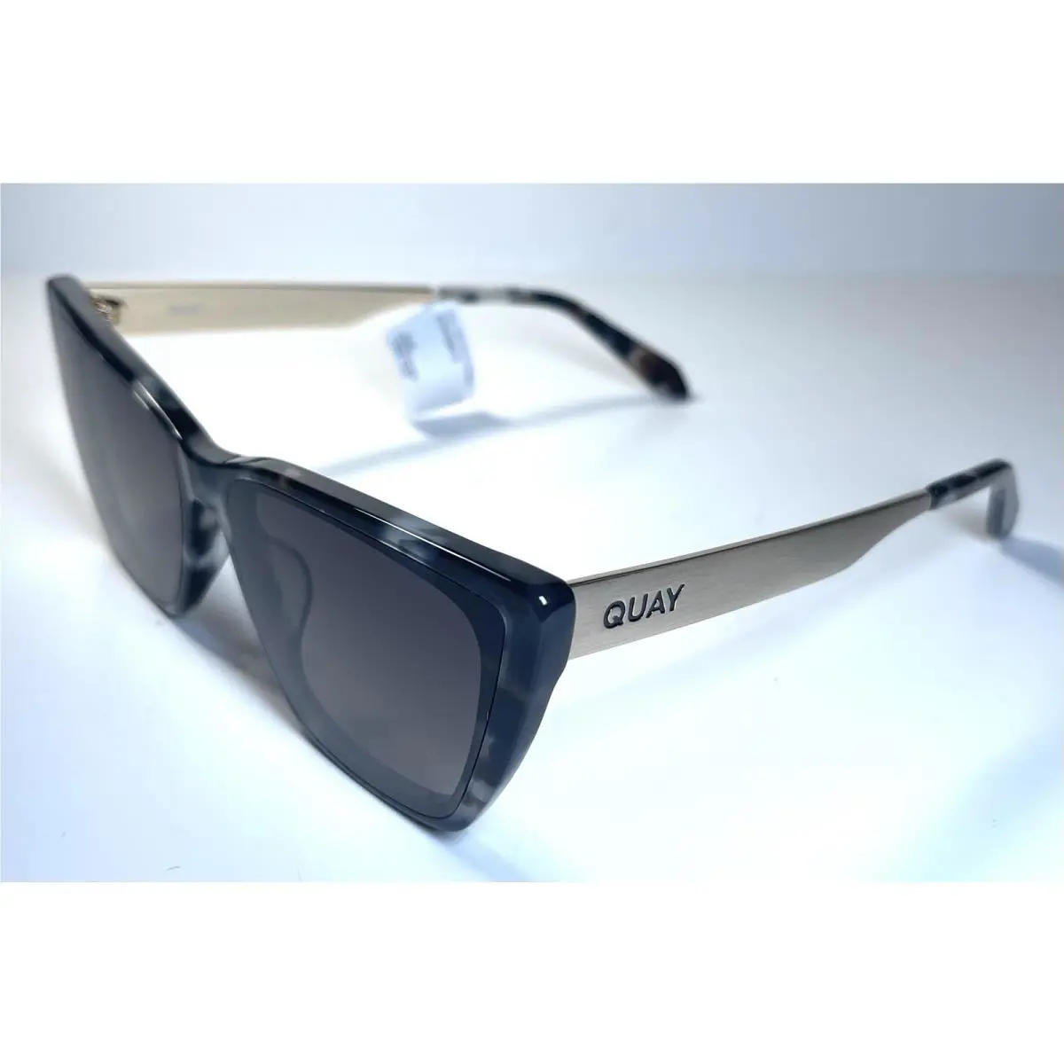 Quay Gray Gold Tortoise Call The Shots Remixed 78627 Sunglasses + Case