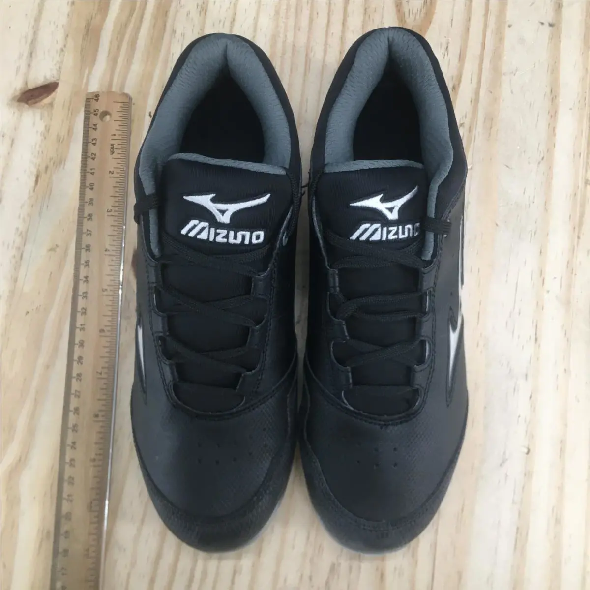 Mizuno shoes - Black 6