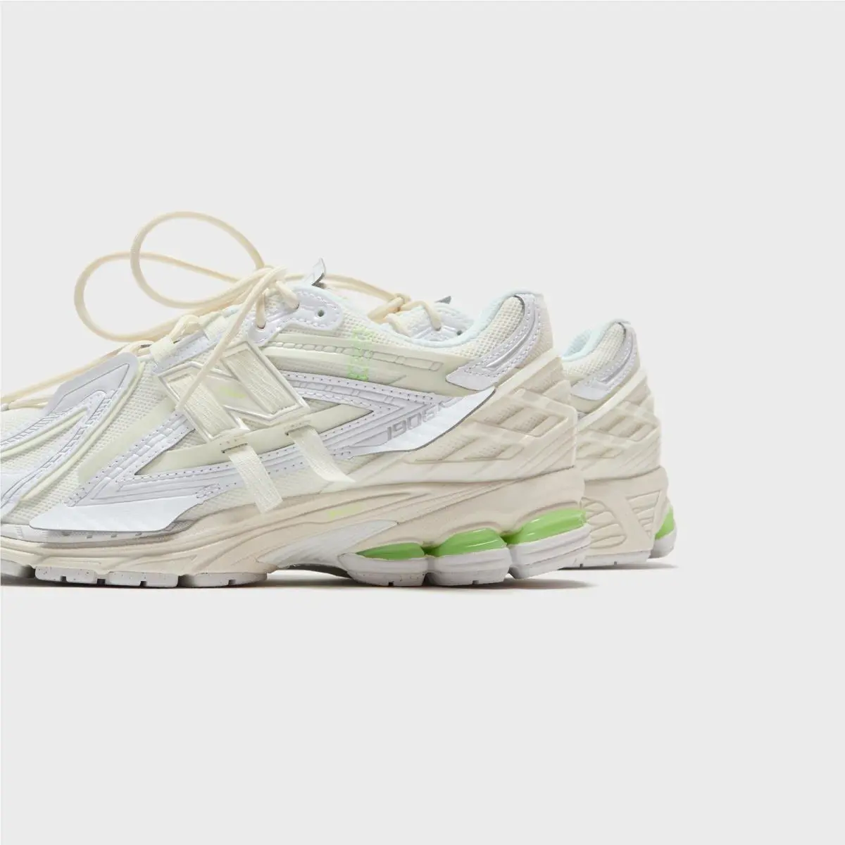 New Balance shoes - New Balance 1906A - U1906AE - White 1