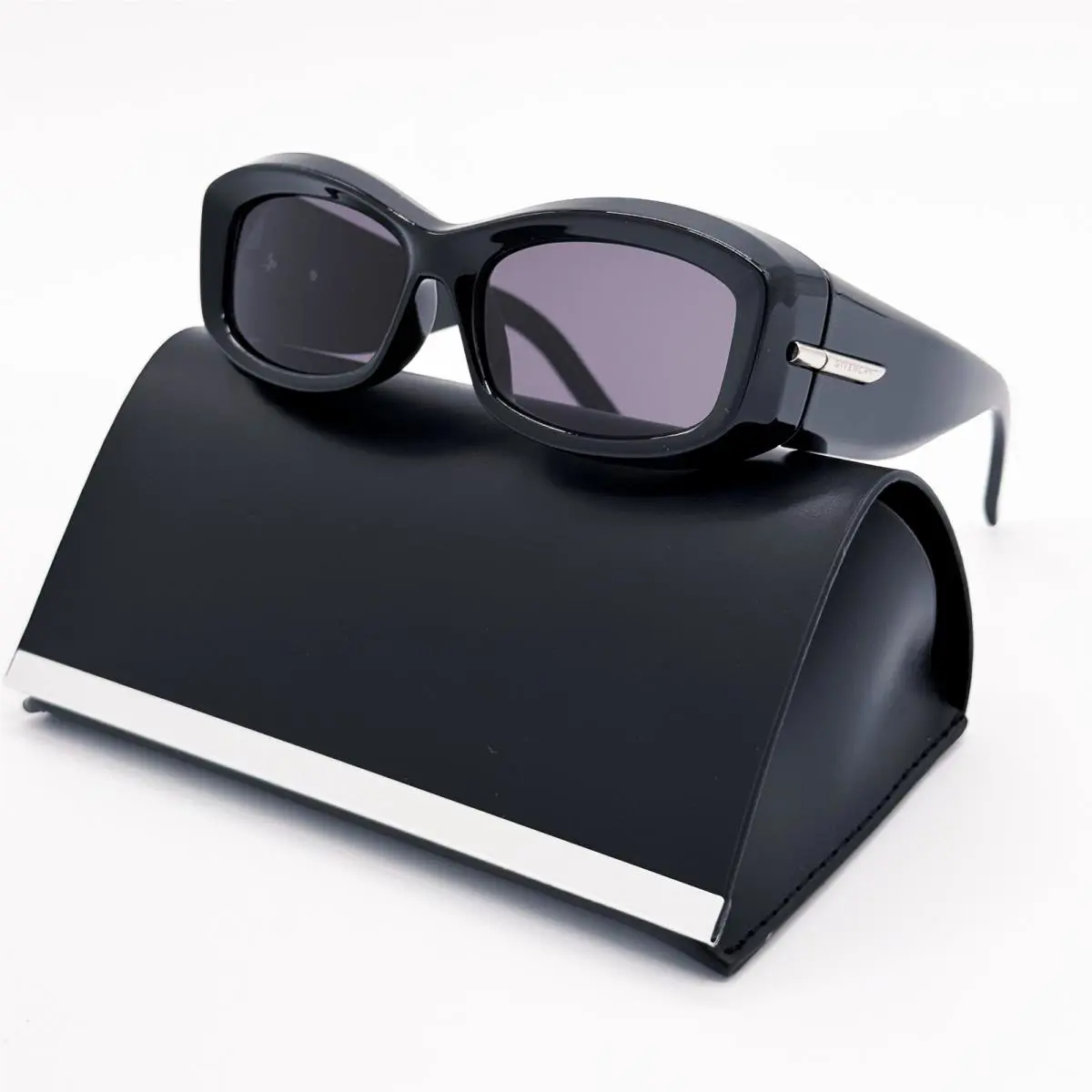 Givenchy GV40044U 01A Black Women Sunglasses Givenchy