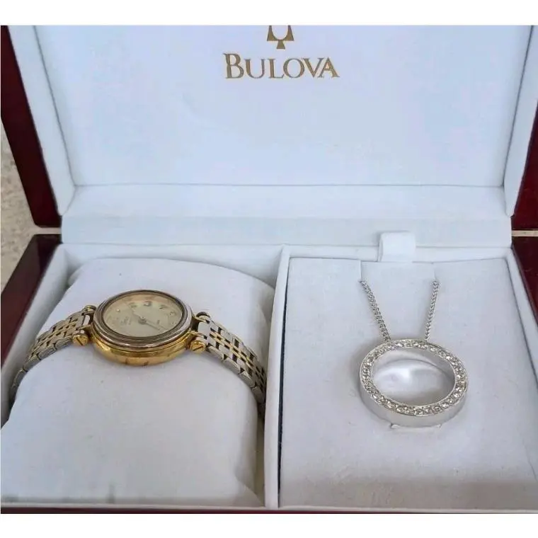 Bulova Watch Crystal Pendant Set In Mahogany Box Complete