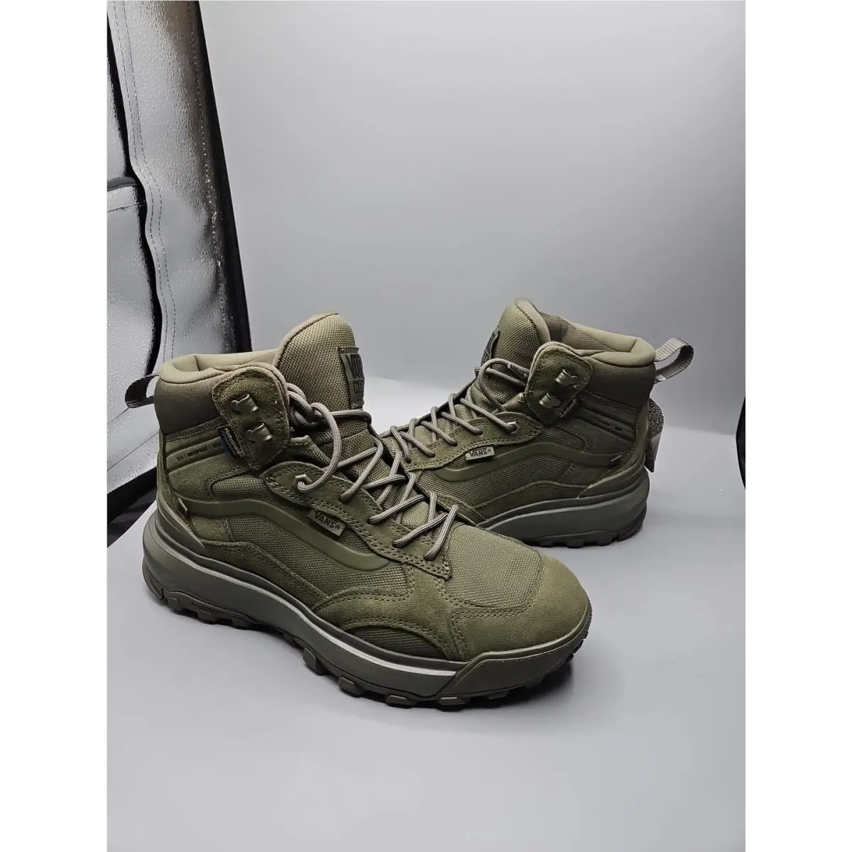 Vans Mte Crestline Waterproof Green Hiking Boots Shoes Men`s Size 8.5