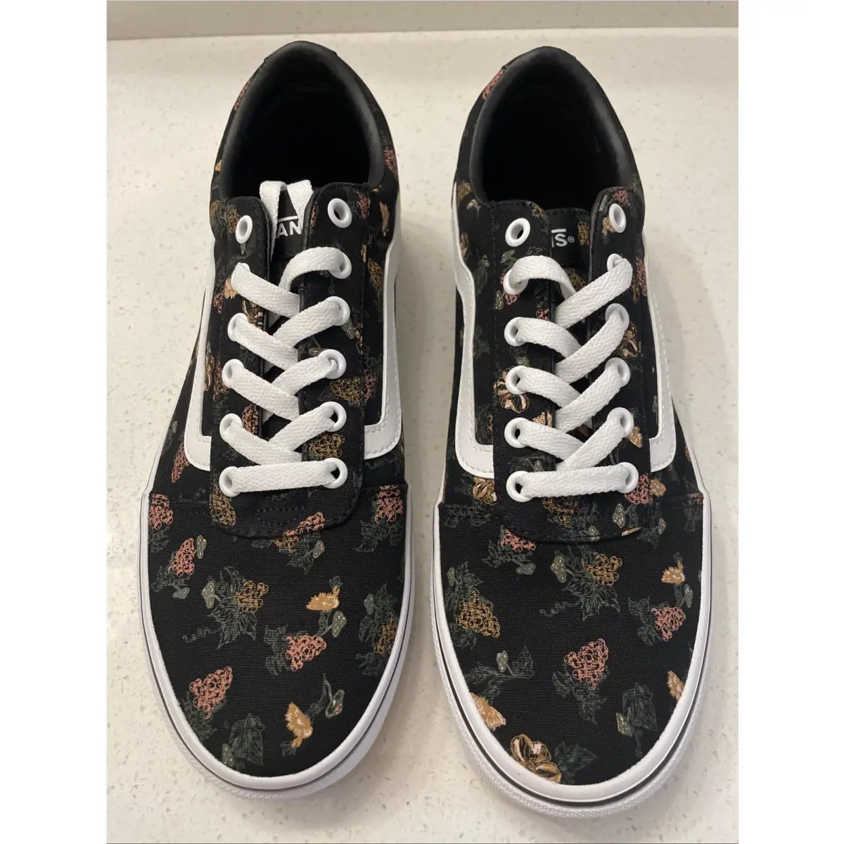 Vans shoes - Ward Garden - Ward Garden - Garden Floral Black White (UPC: 0196573496392) 4