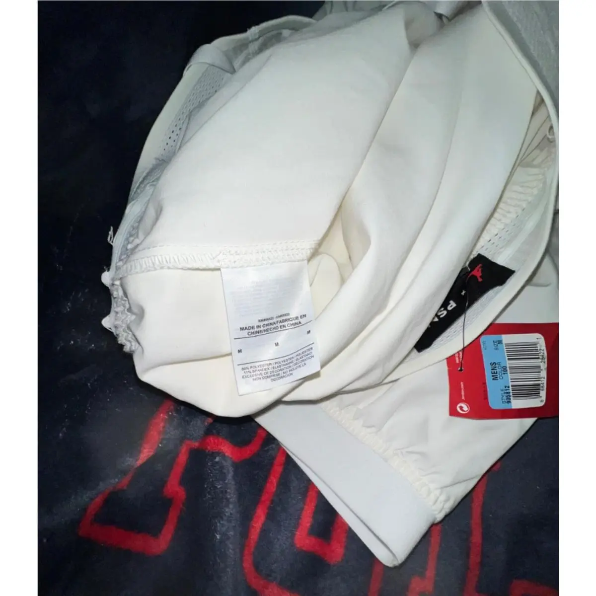 Nike clothing - 905812-100 - 905812-100 - White red black 4
