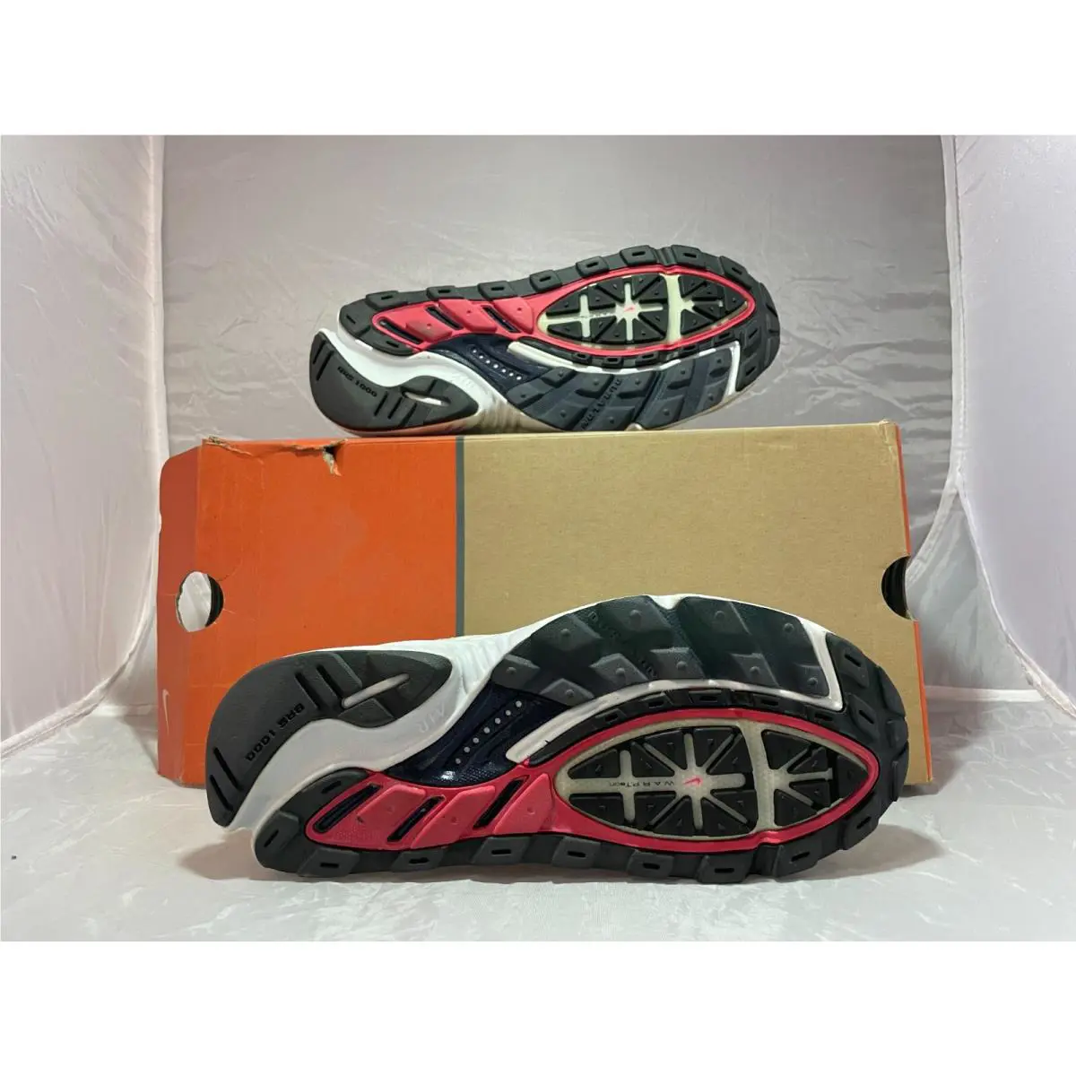 Nike shoes - White 2
