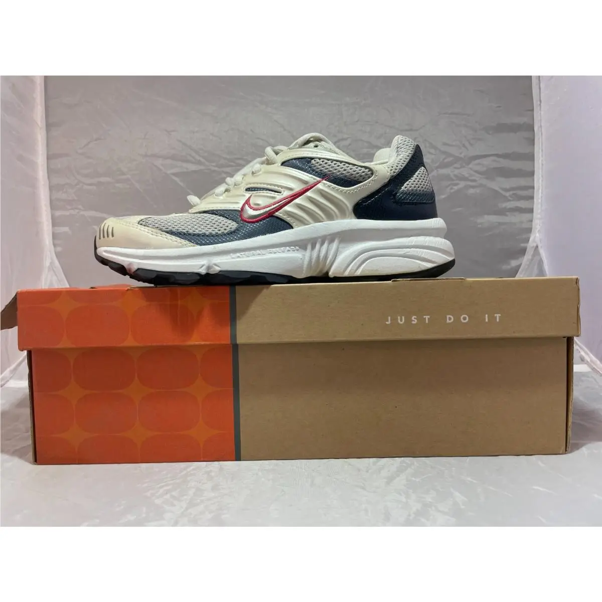 Nike shoes - White 6