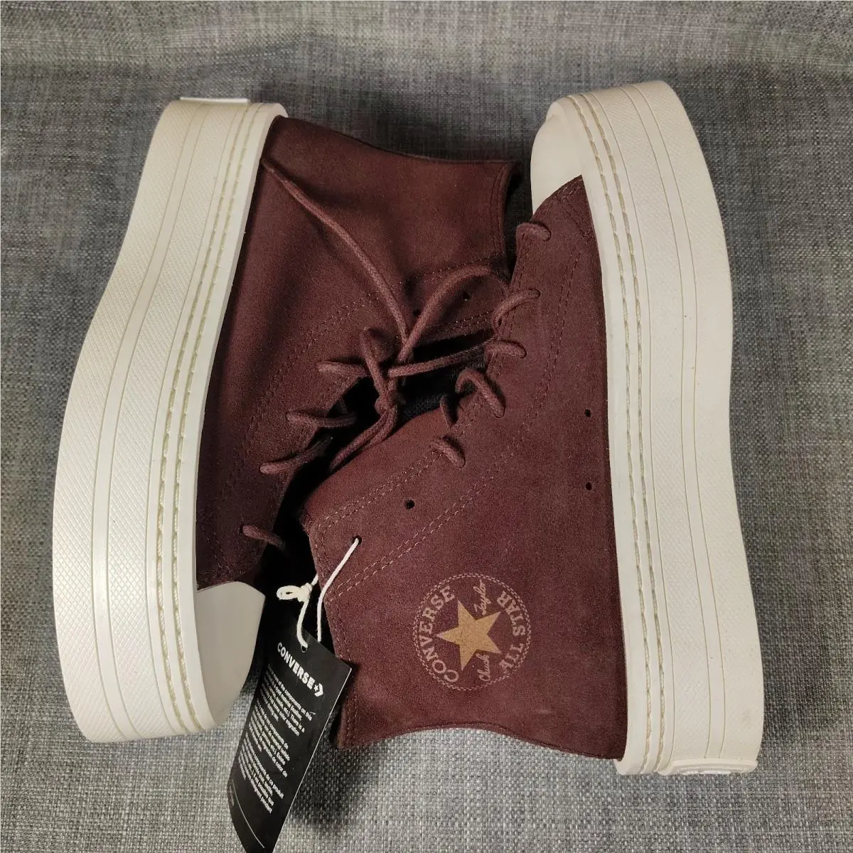All Star Chuck Taylor High Tops Womens Size 8 Brown Flannel Lined by Converse