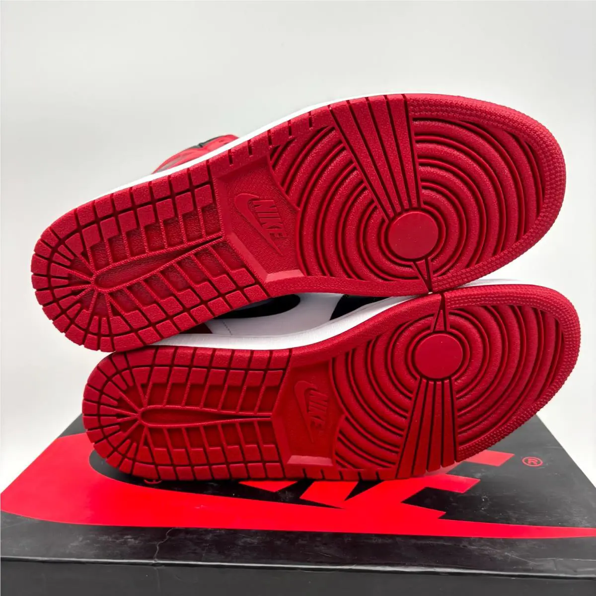 Nike shoes - Nike Air Jordan 1 Retro 555088-125 - 555088-125 - White Red Black (UPC: 884500941571) 3