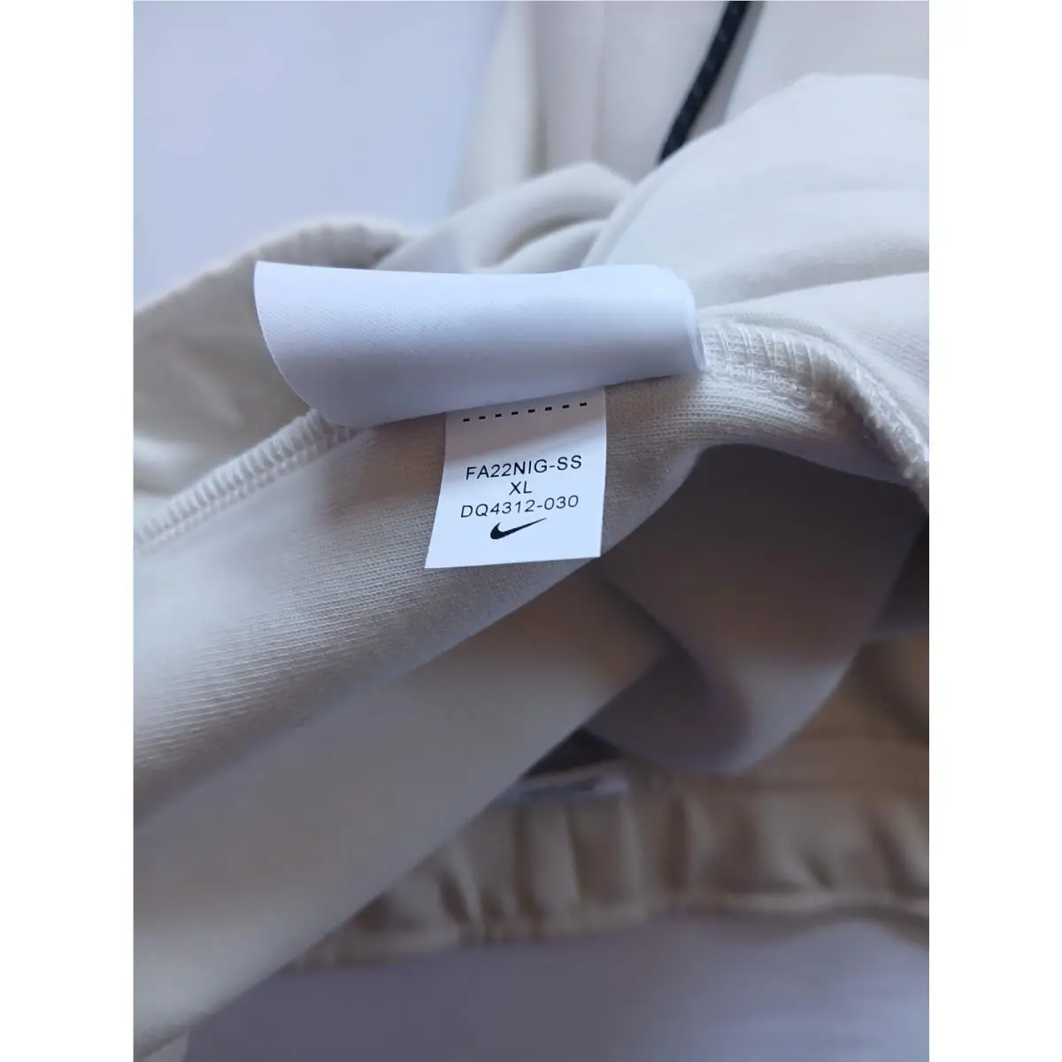 Nike clothing - Nike DQ4312-030 - DQ4312-030 - Off White 1