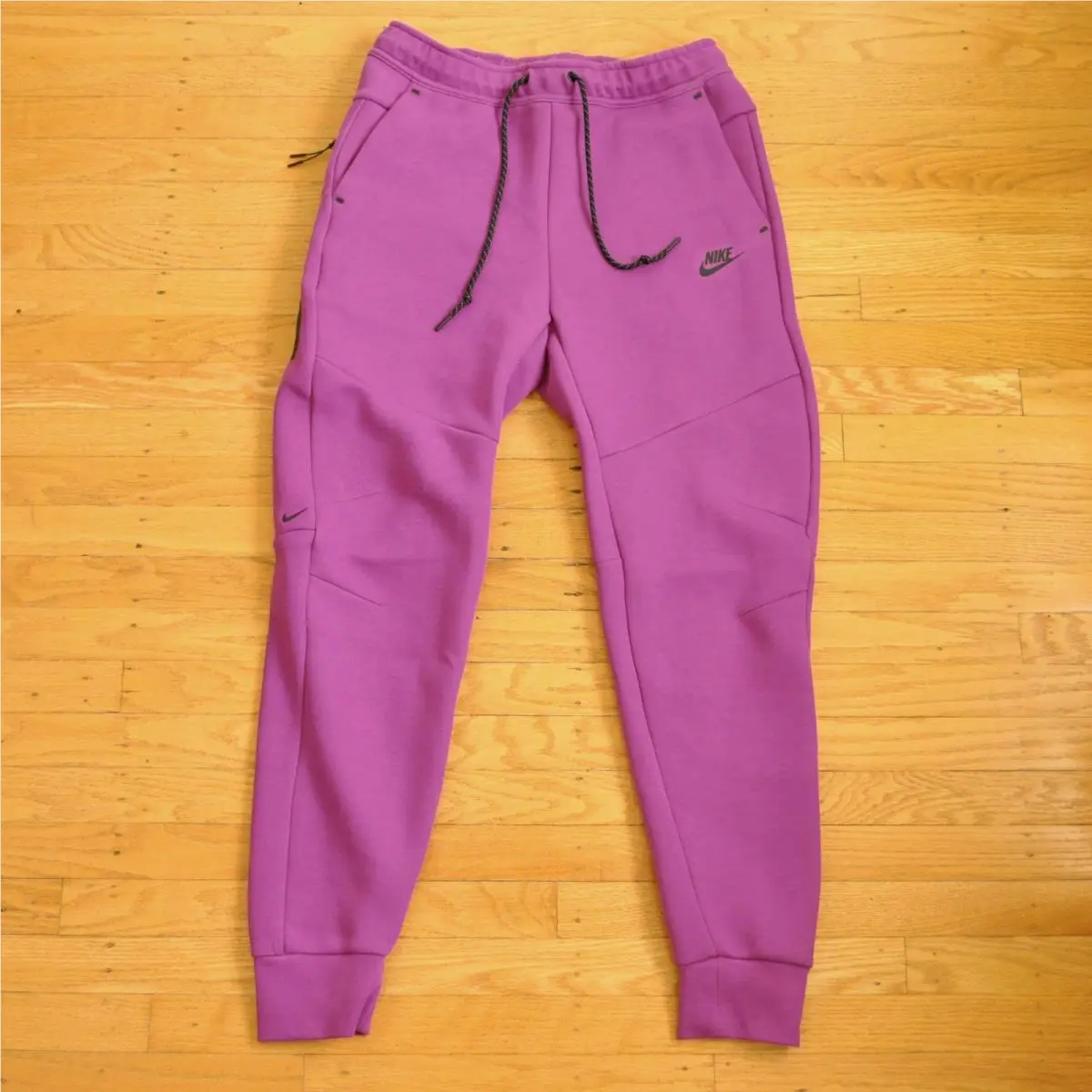 Nike Tech Fleece Joggers Sweatpants Bold Berry Purple HV0959-505 Men`s Size M