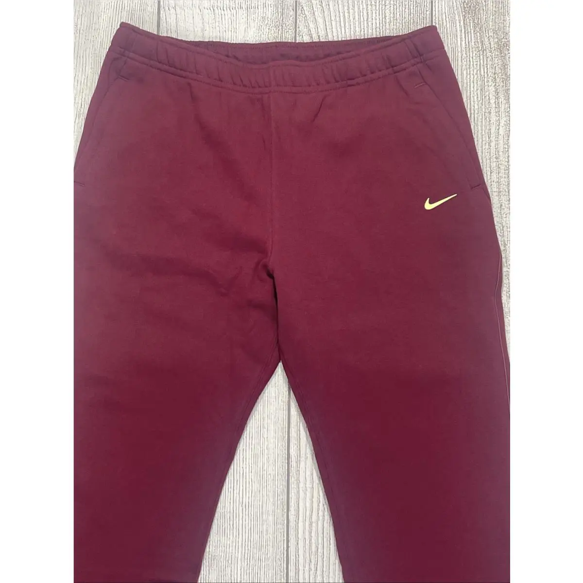 Nike clothing - Maroon (UPC: 197863720913) 0