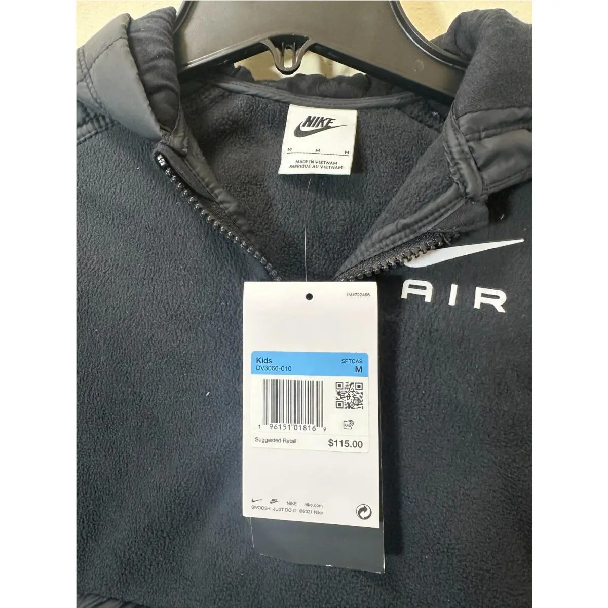 Nike clothing - Black (UPC: 196151018169) 1