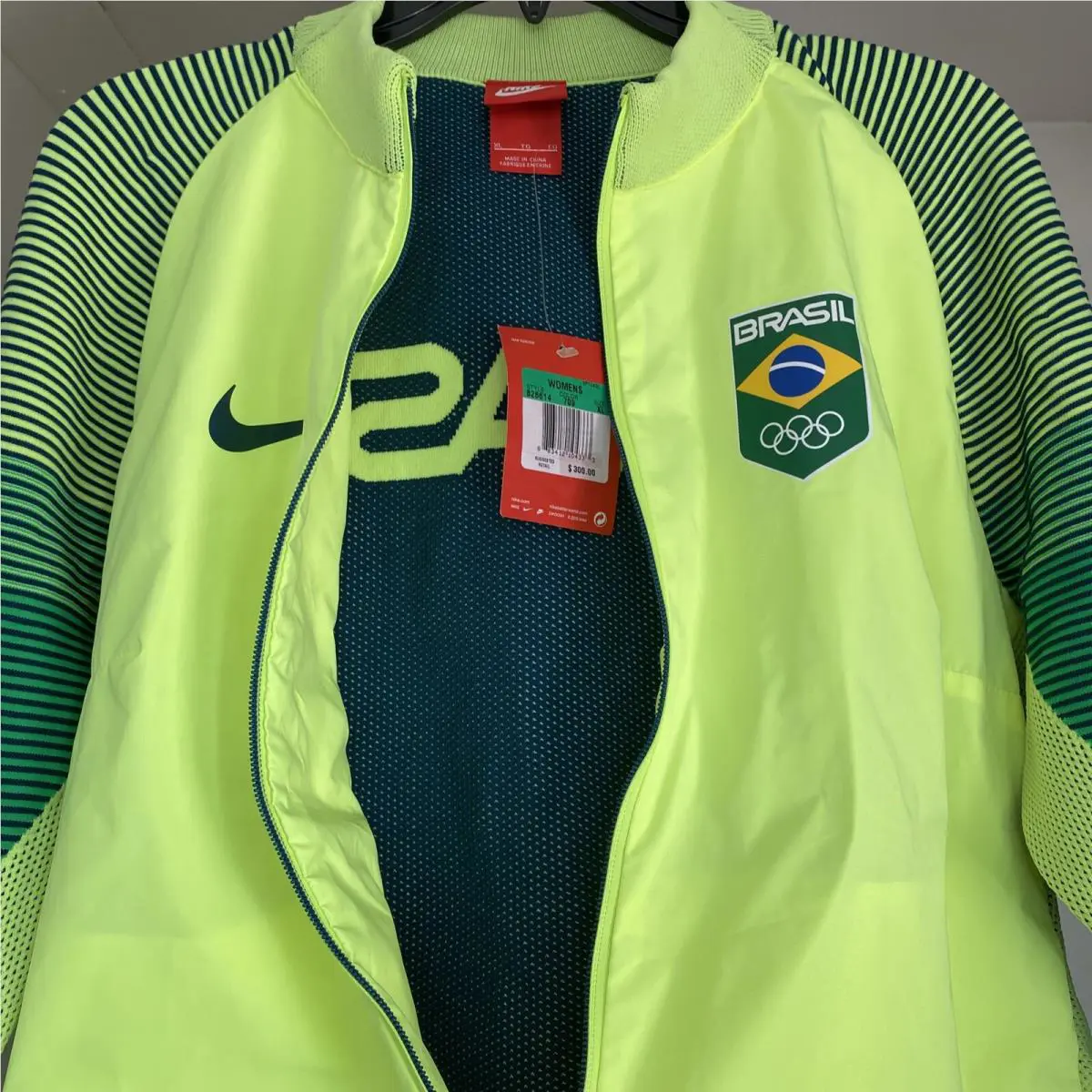 Nike clothing - Nike Brasil Jacket - Brasil Jacket - 826614 - Volt Ice (UPC: 0883412104333) 2