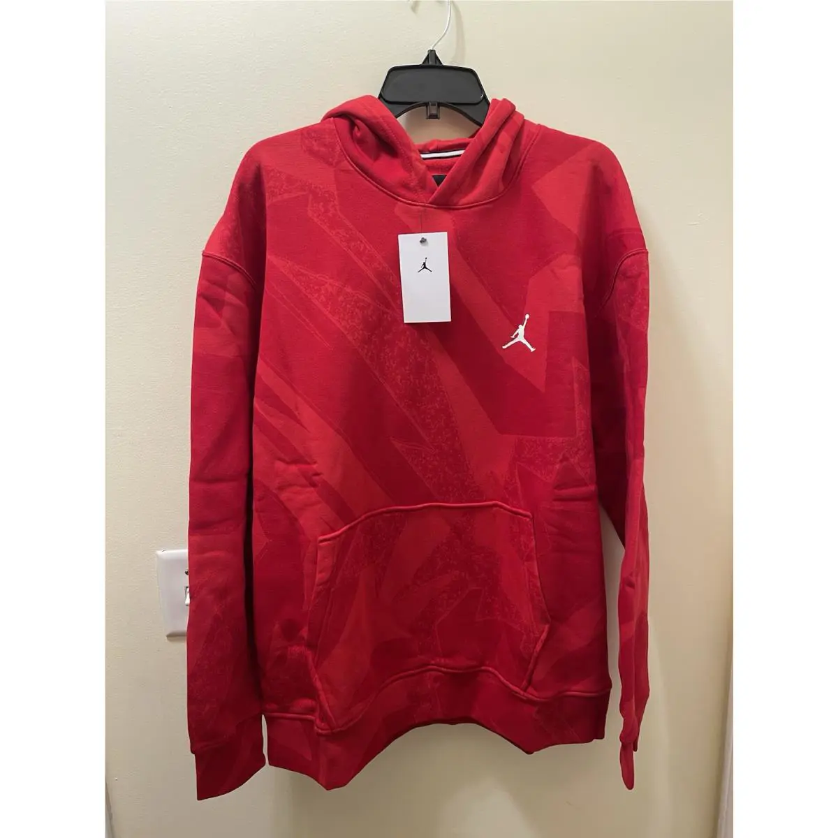 Nike clothing - Red (UPC: 0195871660726) 3