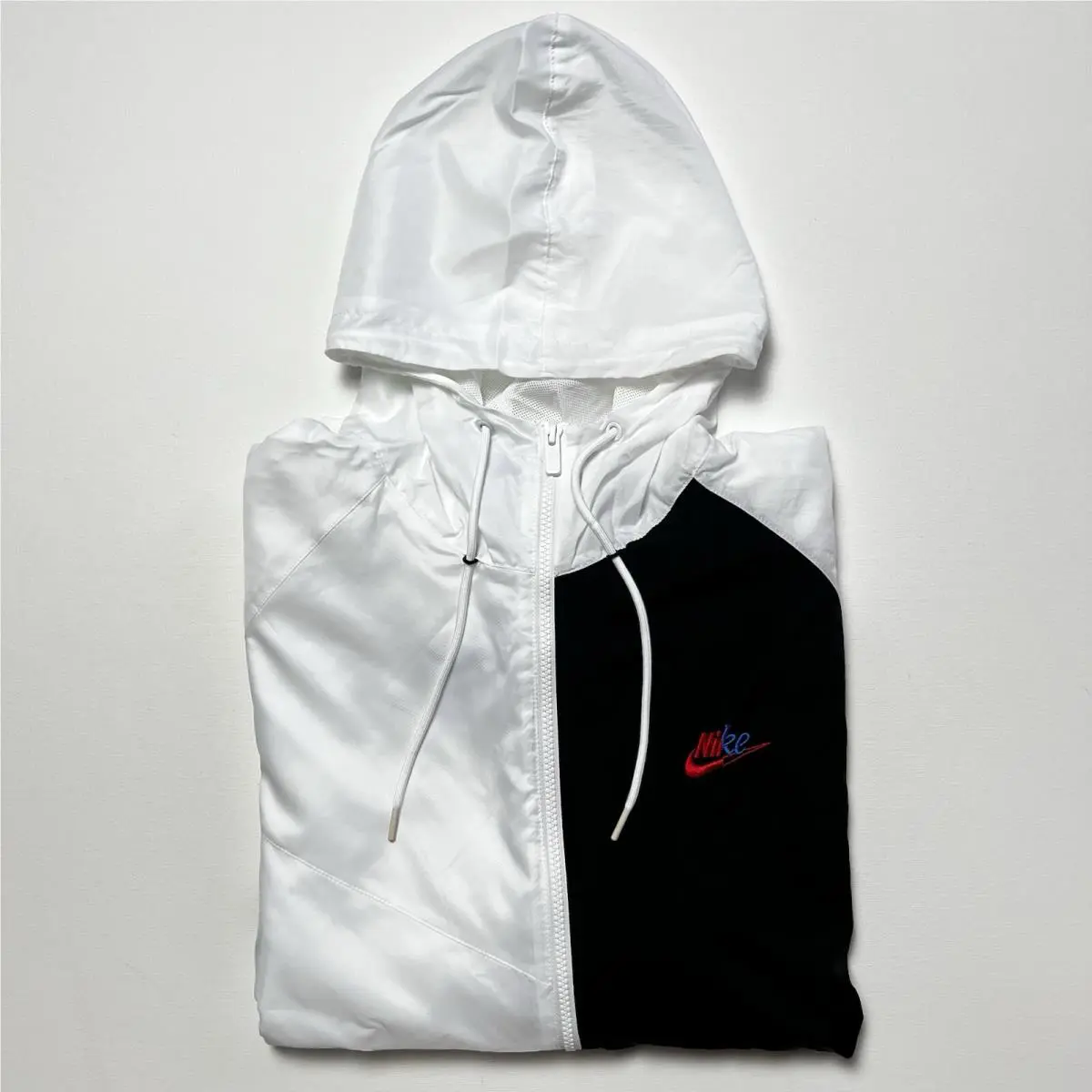 Nike clothing - Nike Sportswear - Sportswear - White/Black (UPC: 195242957936) 8