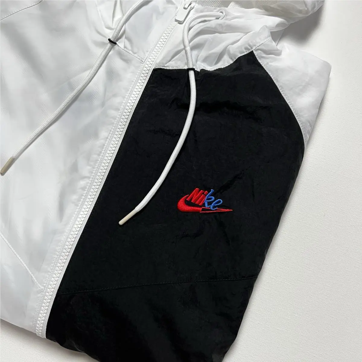 Nike clothing - Nike Sportswear - Sportswear - White/Black (UPC: 195242957936) 9