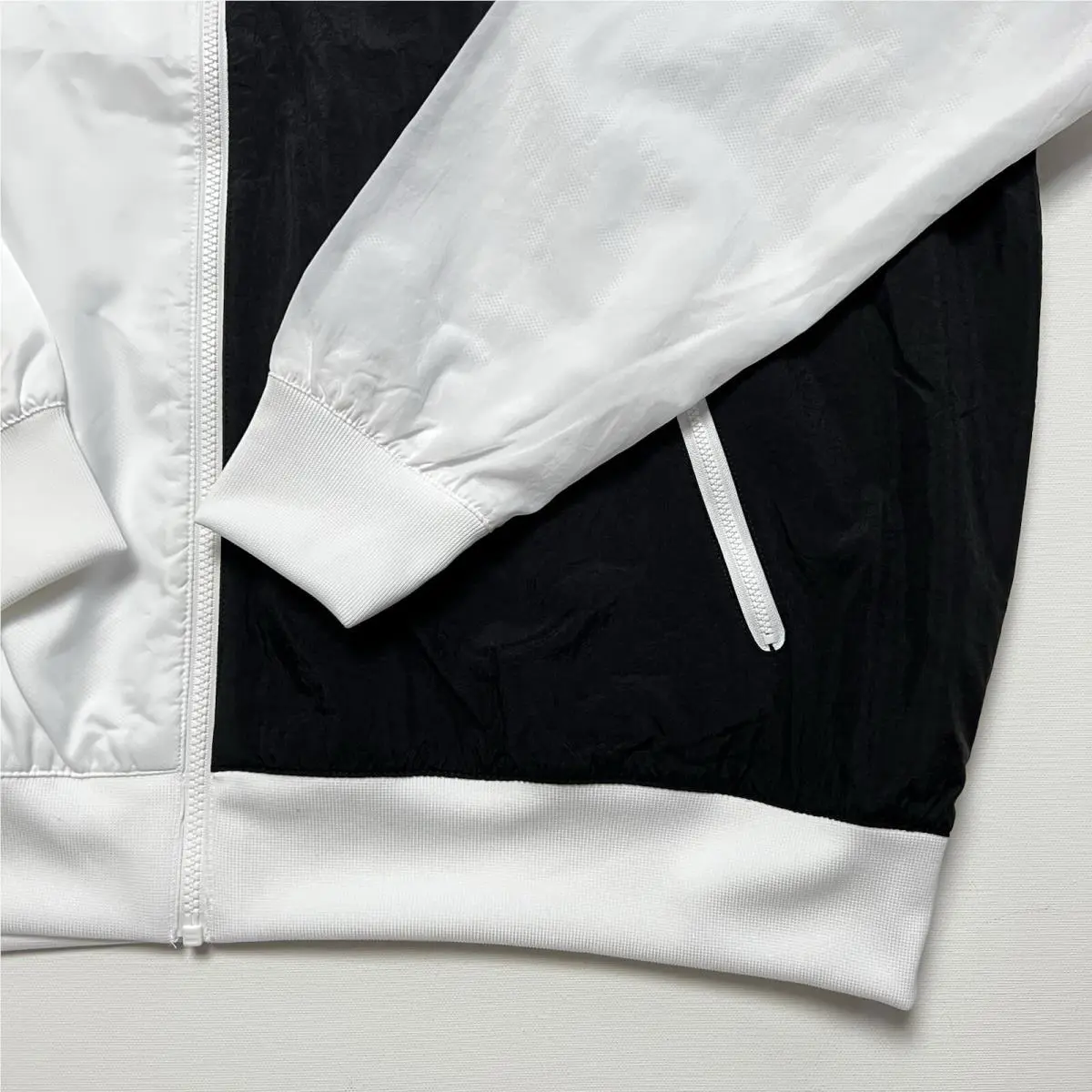 Nike clothing - Nike Sportswear - Sportswear - White/Black (UPC: 195242957936) 10