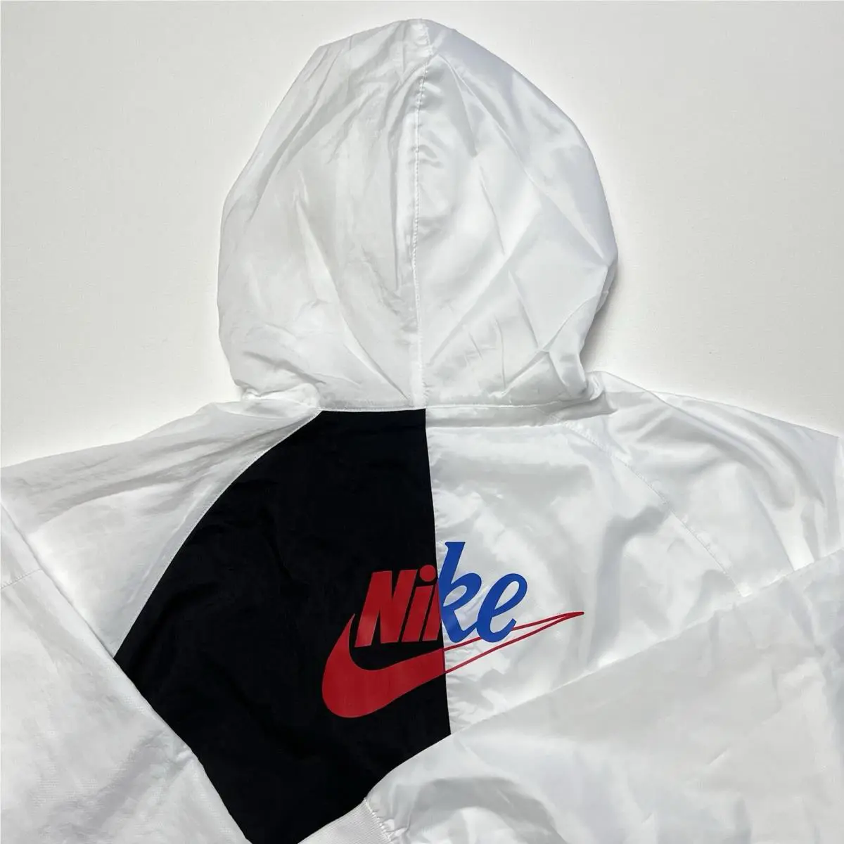 Nike clothing - Nike Sportswear - Sportswear - White/Black (UPC: 195242957936) 5
