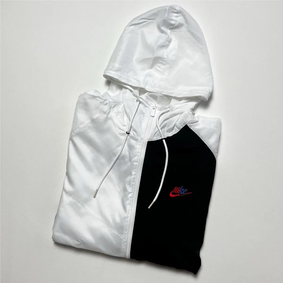 Nike clothing - Nike Sportswear - Sportswear - White/Black (UPC: 195242957936) 6