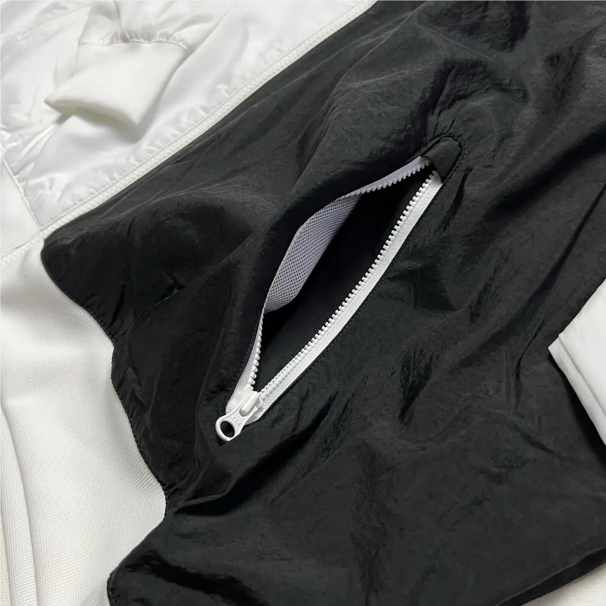 Nike clothing - Nike Sportswear - Sportswear - White/Black (UPC: 195242957936) 11
