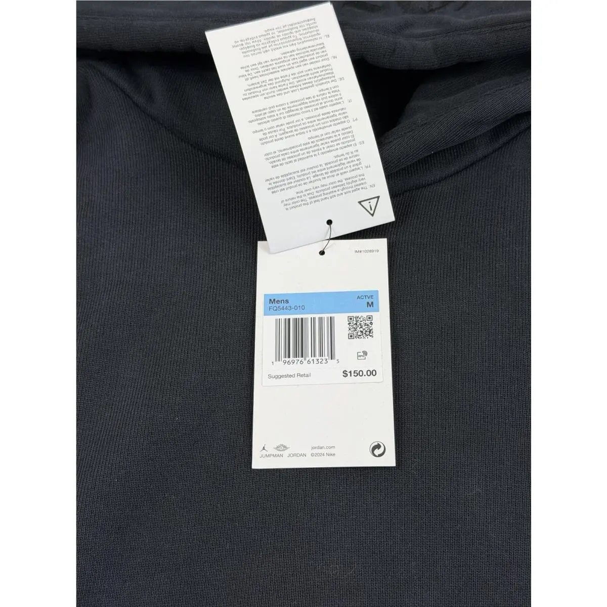 Nike clothing - Black (UPC: 0196976613235) 3