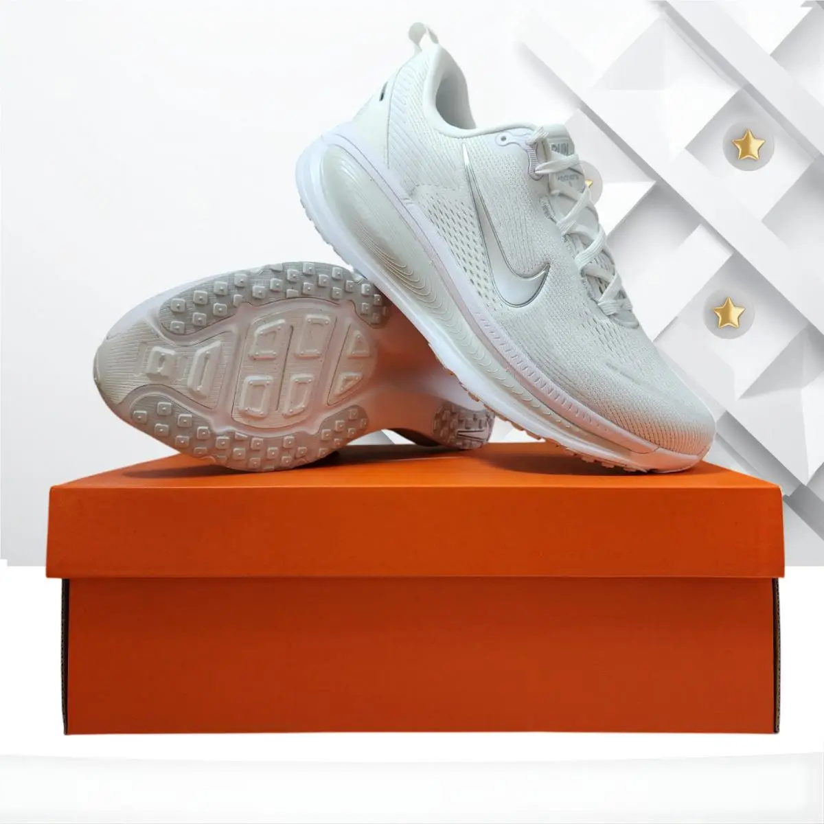 Vomero 18 White Metallic Silver Road Running HM6804-104 Women 11 Men`s 9.5 by Nike