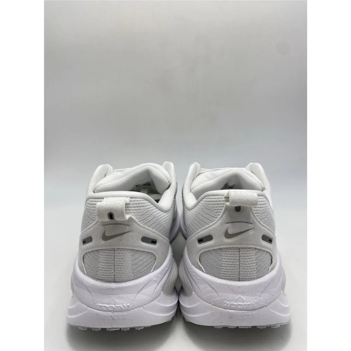 Nike shoes - Nike Vomero 18 - Vomero - HM6804 104 - White/Metallic Silver (UPC: 197863393339) 4