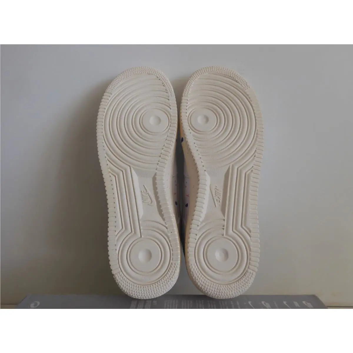 Nike shoes - Nike Air Force 1 `07 LV8 - CZ0339-100 - White (UPC: 194955861271) 5