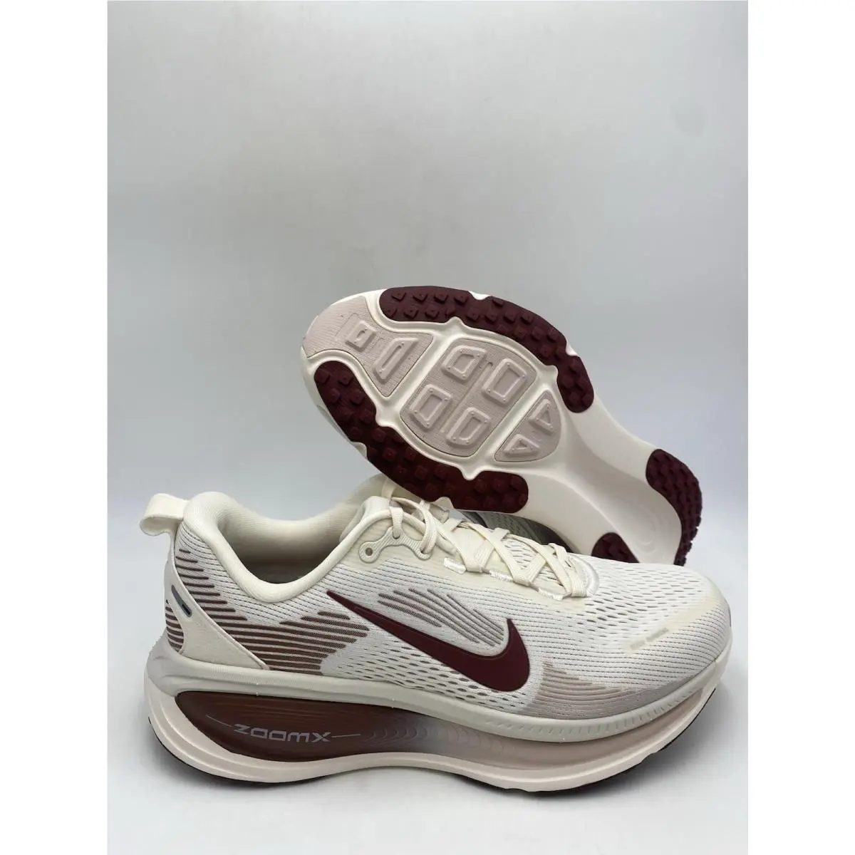 Nike W Vomero 18 Pale Ivory Dark Team Red HM6804 108 Women`s Size 8