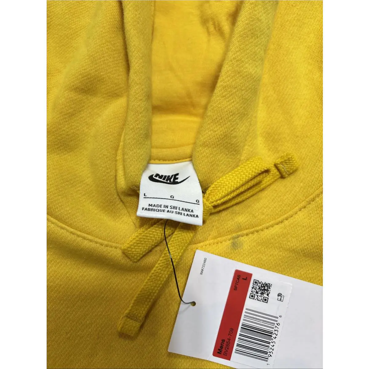 Nike clothing - Yellow (UPC: 0195245423766) 0