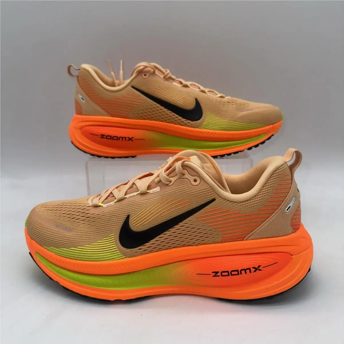 Men`s Size 9.5 Vomero 18 HM6803 700 Sneaker Trainer Running Sports Orange by Nike