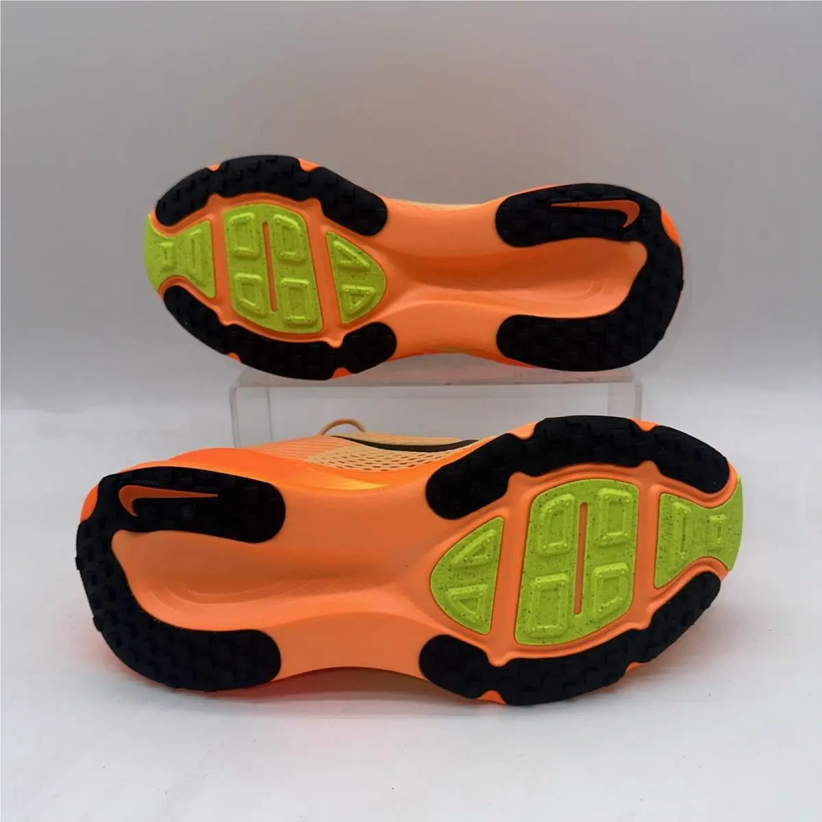 Nike shoes - Nike Vomero 18 - Vomero - HM6803 700 - Orange Chalk/Black (UPC: 198481388141) 1
