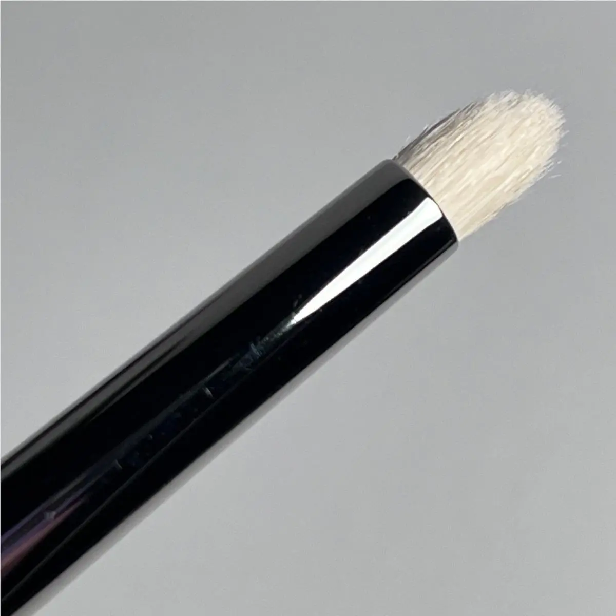 Mac Brush Face Powder Blush Foundation Eye Choose Natural Synthetic 219 (pencil brush) by MAC Cosmetics